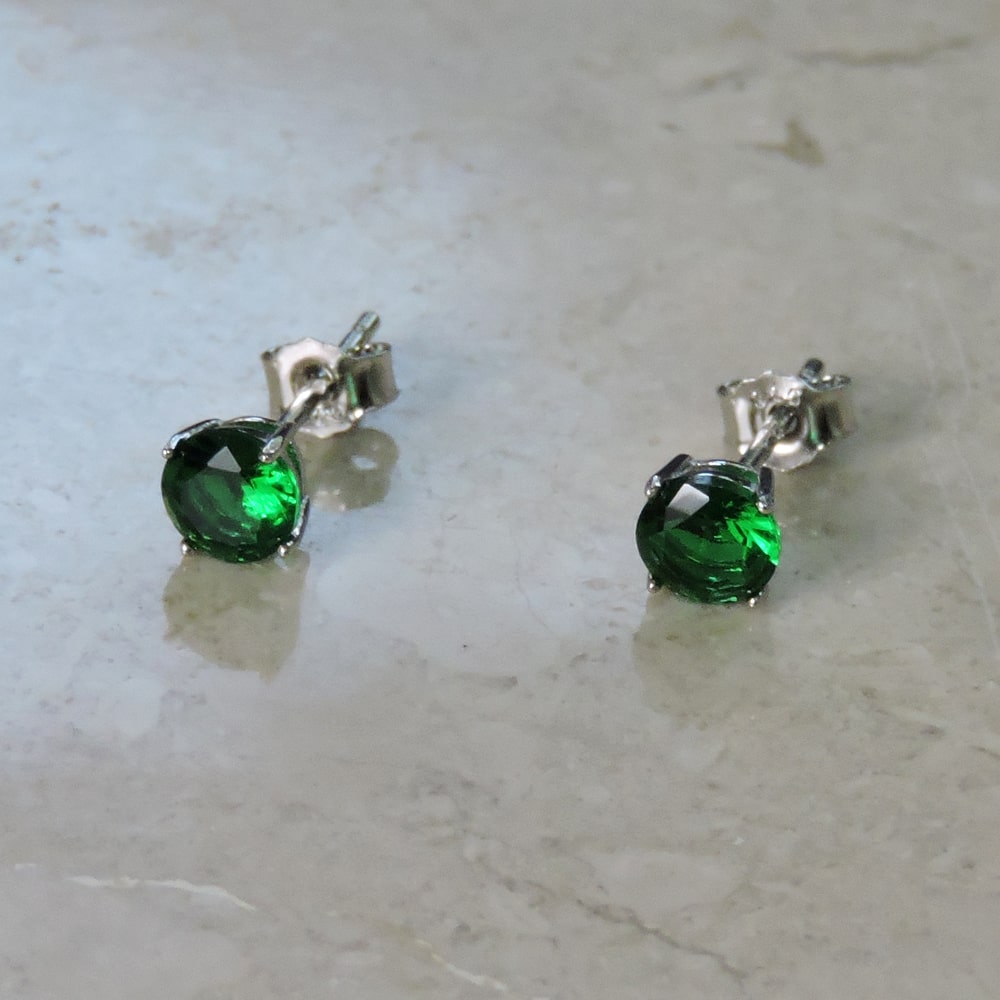 Orecchini Bottoncino in Argento 925 e Pietra Tonda Colorata - Foto 11 di 18