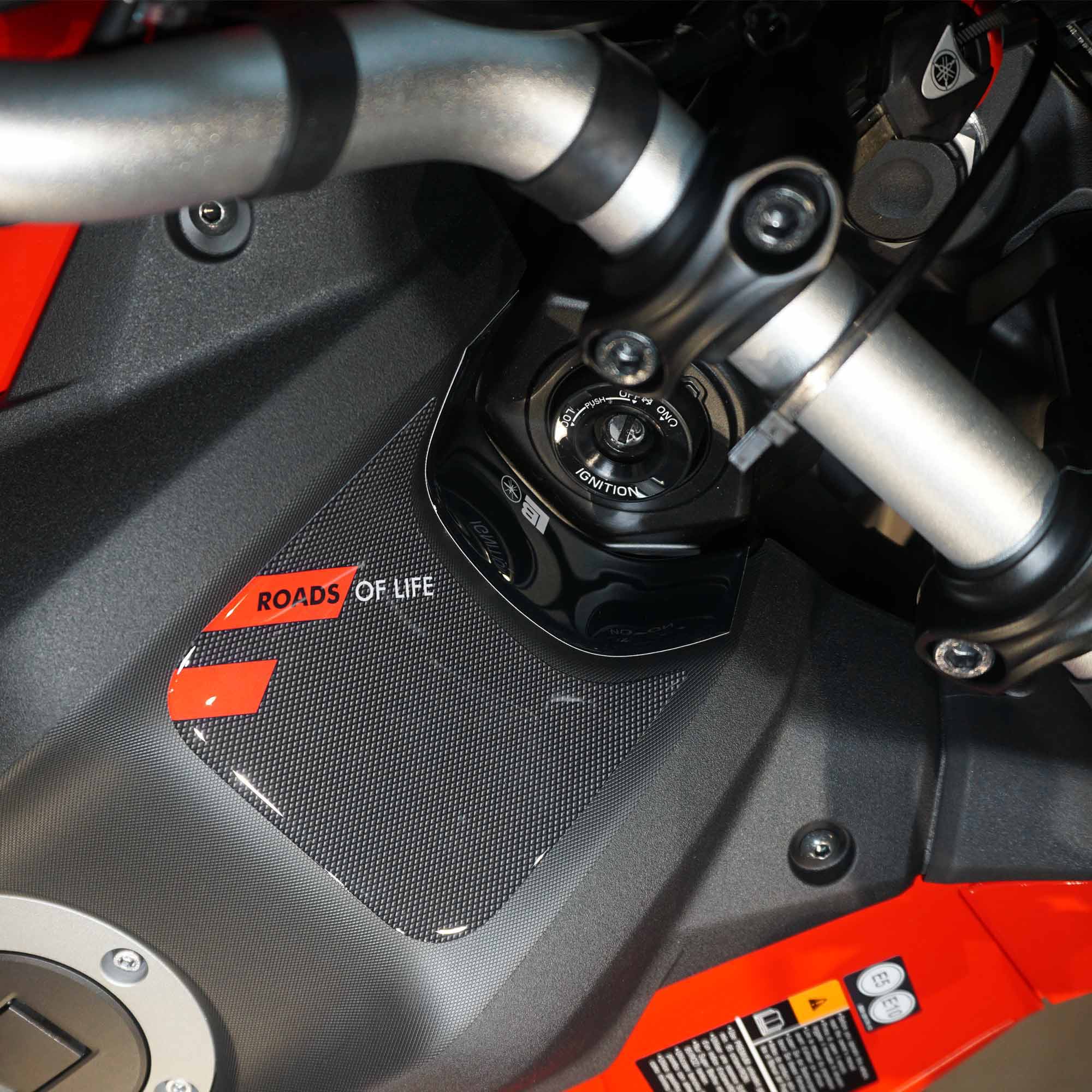 Adesivo Resina 3D Per Serbatoio Yamaha Tracer 9 GT | Protezione Chiave Midnight Black